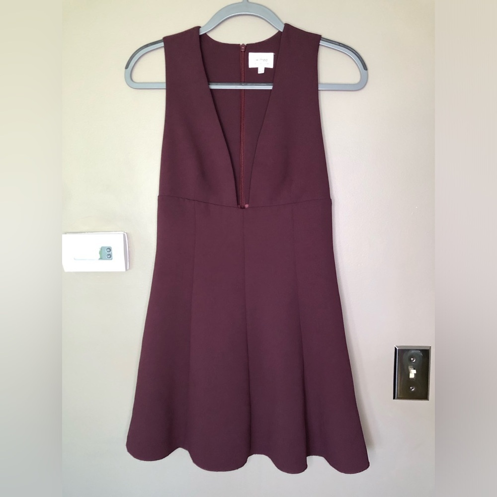 ARITZIA X WILFRED Montbrun Deep V Burgundy Dress Size 2 - Picture 2 of 8